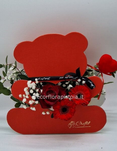 orso con rosa e fiorellini