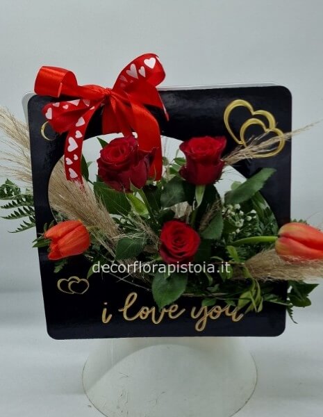 y love you con rose e tulipani