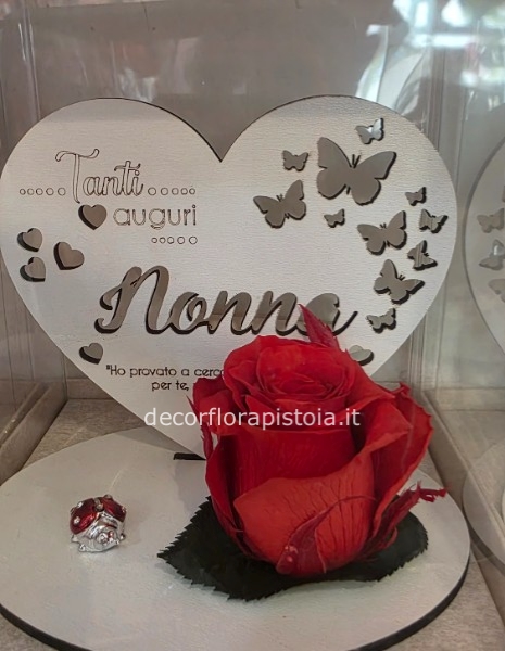 Rosa stabilizzata per la nonna 
